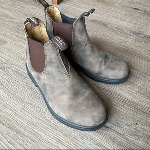 Blundstones size 3